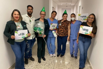 A equipe do Instituto Unimed-BH visitou as unidades assistenciais em abril, para agradecer os colaboradores que, com sua adesão ao Programa Sociocultural, fazem parte dos 20 anos de história. Na foto, colaboradores do Hospital Unimed - Unidade Betim.