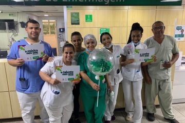 A equipe do Instituto Unimed-BH visitou as unidades assistenciais em abril, para agradecer os colaboradores que, com sua adesão ao Programa Sociocultural, fazem parte dos 20 anos de história. Na foto, colaboradores do Hospital Unimed - Unidade Contorno.