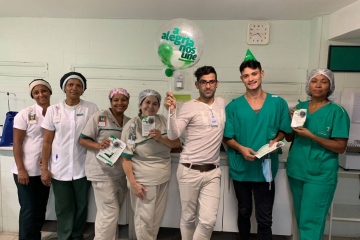 A equipe do Instituto Unimed-BH visitou as unidades assistenciais em abril, para agradecer os colaboradores que, com sua adesão ao Programa Sociocultural, fazem parte dos 20 anos de história. Na foto, colaboradores do Hospital Infantil São Camilo Unimed.