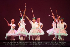 Alunos do Projeto Escola de Artes do Instituto Unimed-BH, que oferece cursos de dança de rua, balé clássico, coral infantil e percussão para crianças e adolescentes do Aglomerado Morro das Pedras e Região Leste.