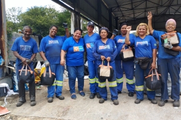 Em 2023, foram doados 175 kits de fim de ano para as famílias de catadores da Redesol-MG - Rede Solidária dos Trabalhadores de Materiais Recicláveis de Minas Gerais.