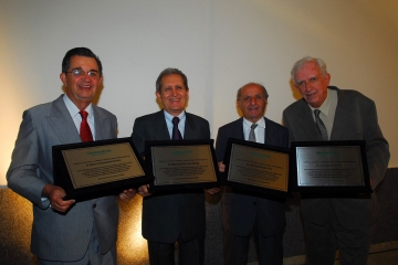 Homenagem a Calil Fouad Nicolau Cury, Walter Caixeta, José Teubner Ferreira e Mauro Chrysóstomo, integrantes do Grupo de Trabalho que recomendou a criação da Mediminas em 1971 – 2009