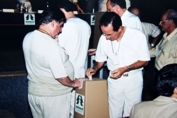 Votação nas eleições para a Diretoria – 2002